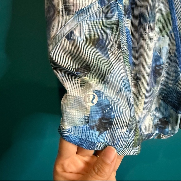 Lululemon Athletica Blue and White Athletic Shorts - Picture 6 of 12